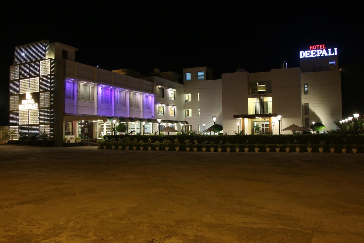 Hotel Deepali Sāgar 외부 사진